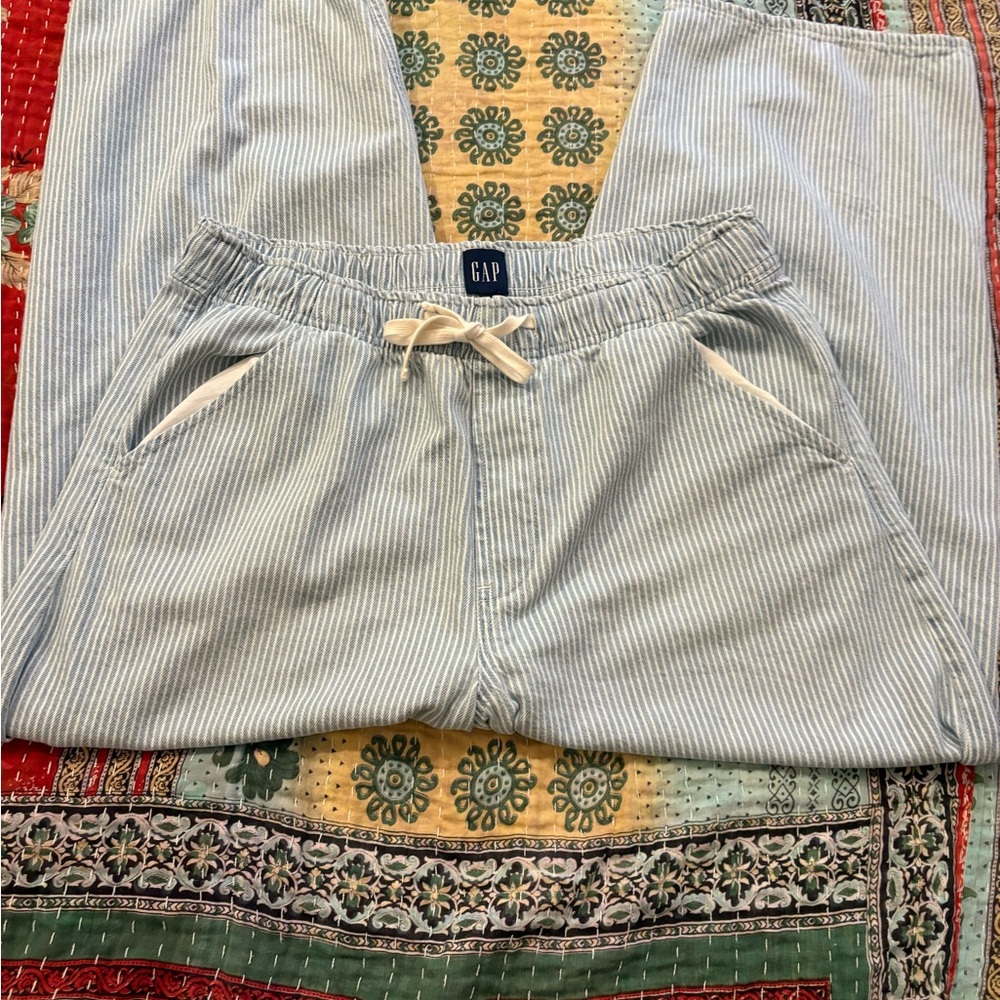 EUC GAP Pull On Barrel Light Blue Striped Pants - Picture 6 of 10